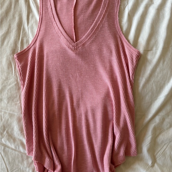 Two Z Supply tanks pink & ivory - Picture 2 of 10